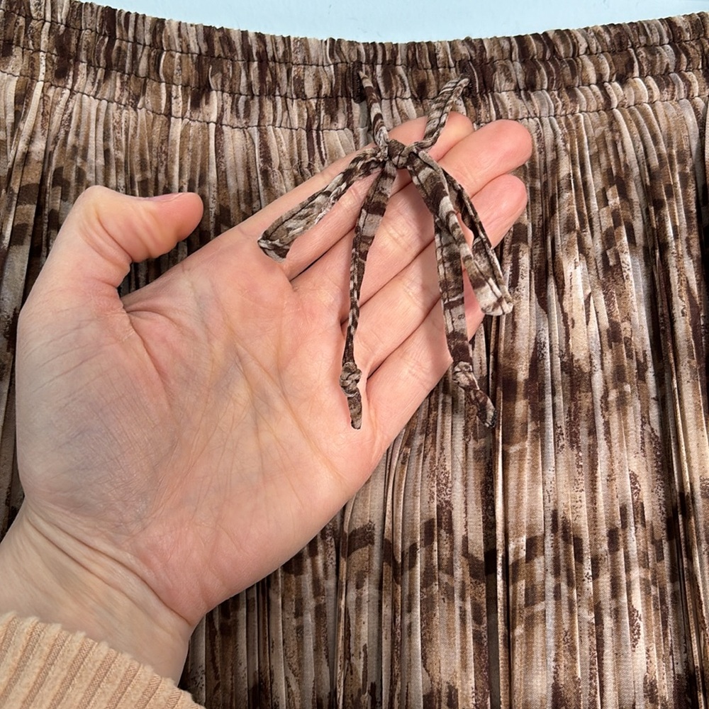 NWOT Alfred Dunner brown printed tulle midi skirt, size 20 - Picture 4 of 6